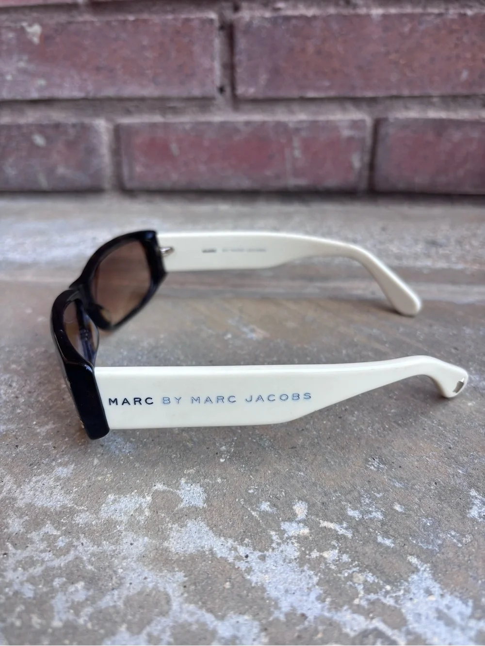 Marc by Marc Jacobs Brown Gradient Lenses with Cream Arms Sunglasses